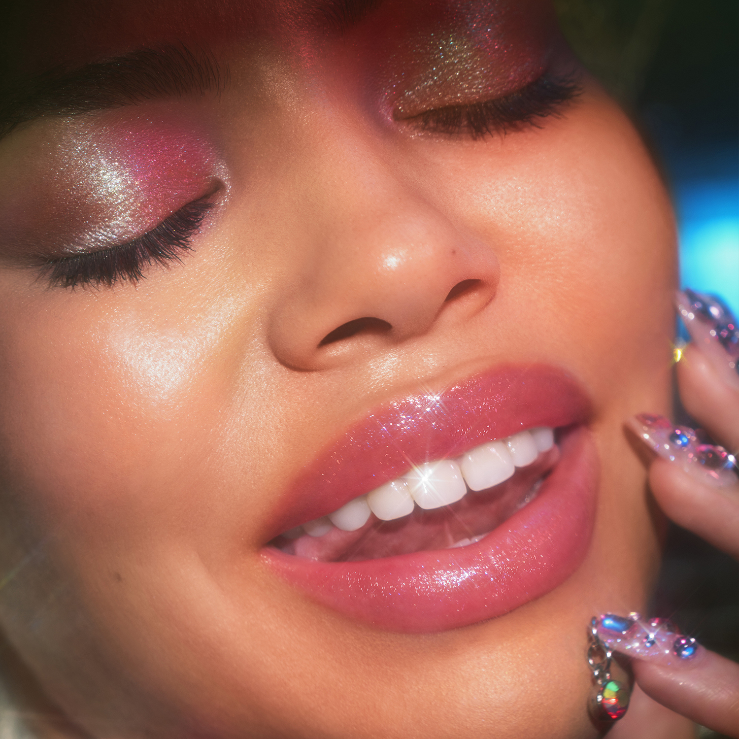 GLOW REVIVER LIP OIL GLIMMER (ACEITE LABIAL CON TINTE ACABADO BRILLOSO)